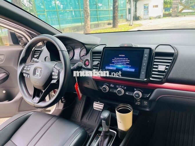 Honda City RS Trắng như mới.