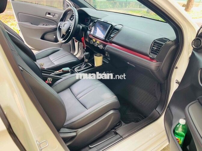 Honda City RS Trắng như mới.