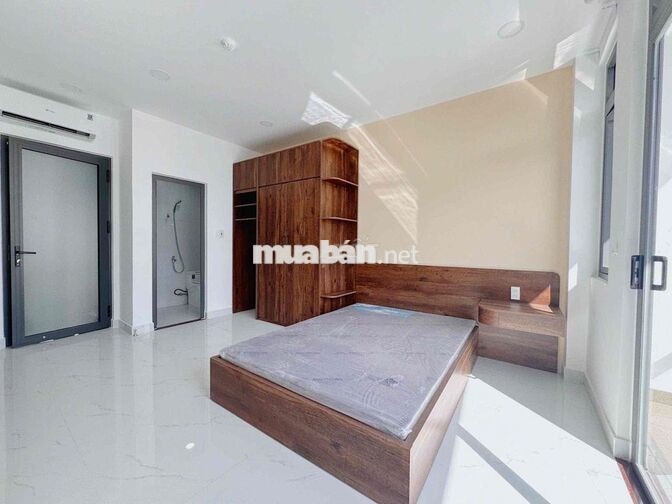 Ngay Bà Chiểu_Phú Nhuận_Bóc seal mới 100% phòng ban công rộng gần 30m2
