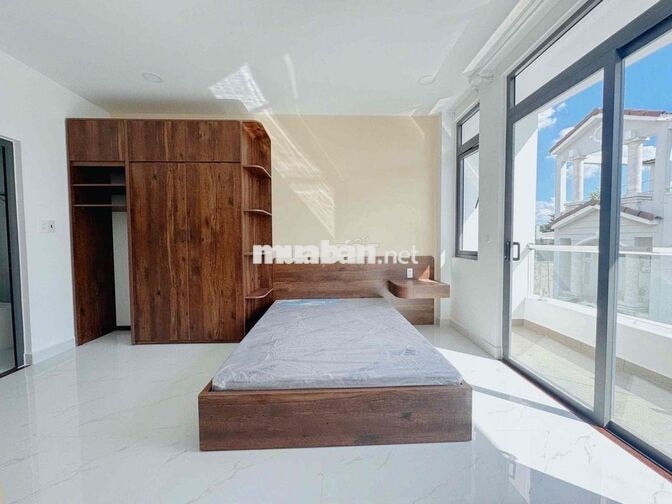 Ngay Bà Chiểu_Phú Nhuận_Bóc seal mới 100% phòng ban công rộng gần 30m2