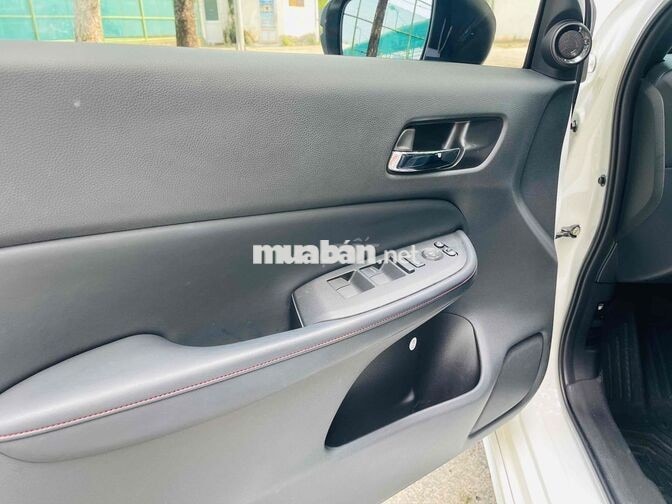 Honda City RS Trắng như mới.