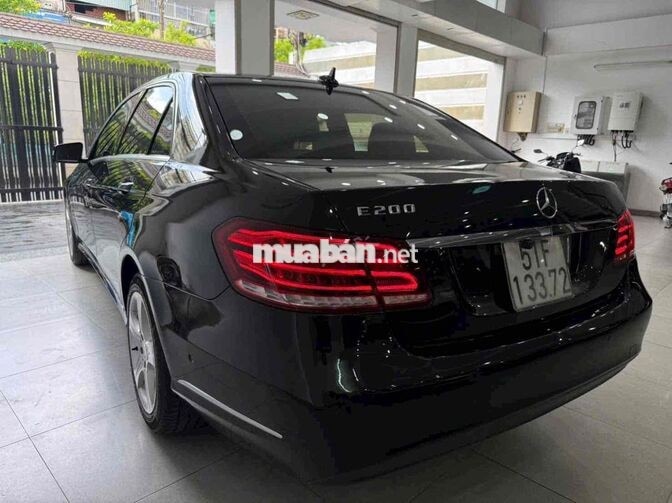 MERCEDES E200