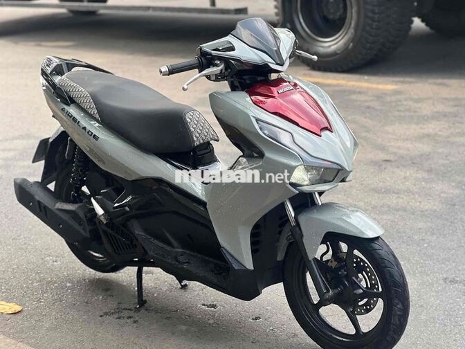 Honda Airblade Xám đỏ 2023
