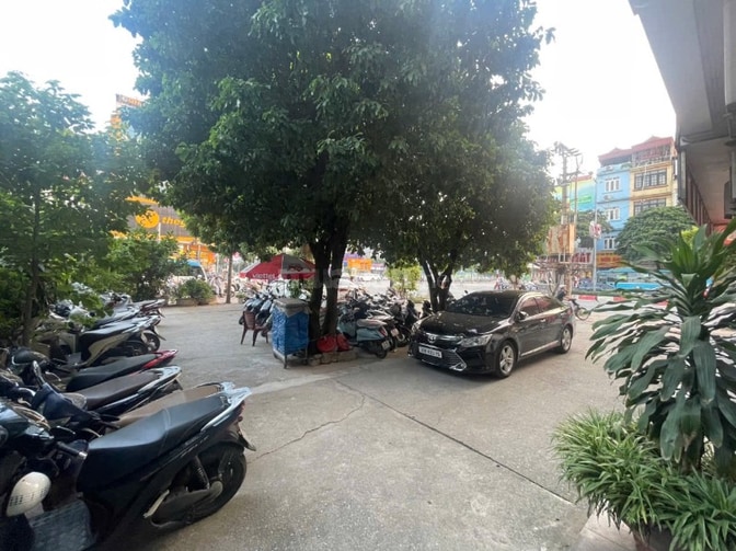 Chính chủ cho thuê văn phòng 115m2 ngay ngã tư Vạn Phúc - Tố Hữu