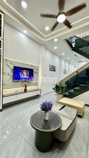 Chính chủ cần bán nhà gần chợ, xã Bà Điểm, sổ hồng riêng