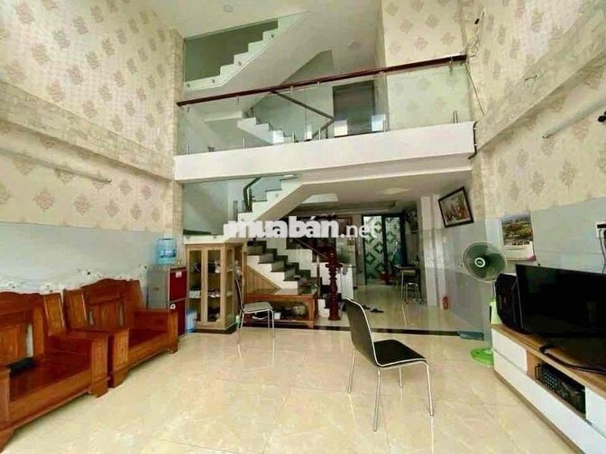 Cho Thuê Nhà DT 200m2 1Trệt 3Lầu 5Pn 4Wc Hẻm Xe Tải Đường TL 19, Q12