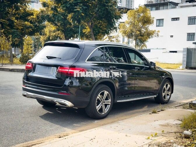 Mercedes-Benz GLC200 Black Edition 