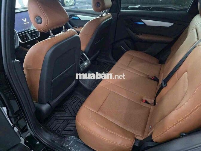 VinFast VF8 Plus 2026 Đen 9000 km