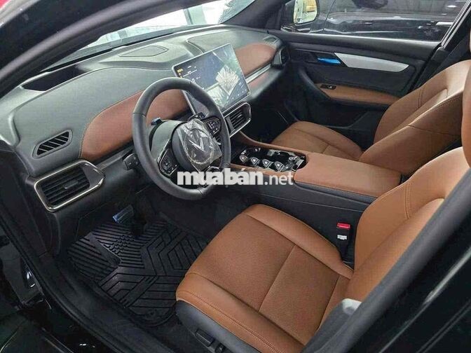 VinFast VF8 Plus 2026 Đen 9000 km
