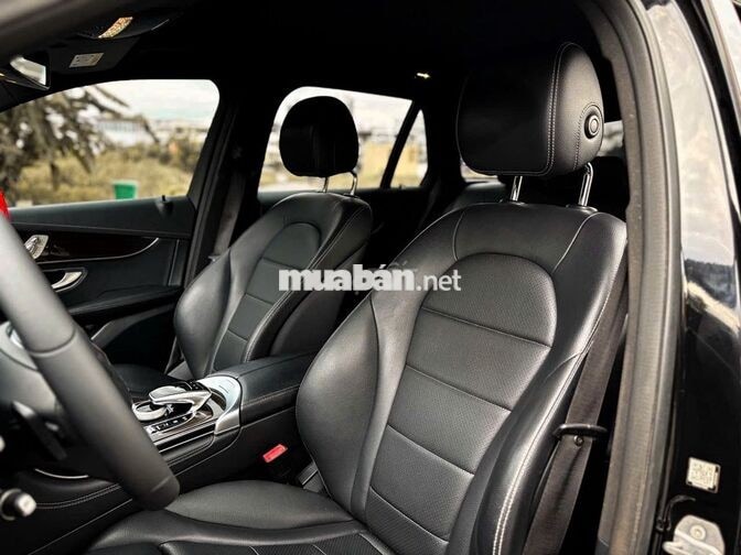 Mercedes-Benz GLC200 Black Edition 