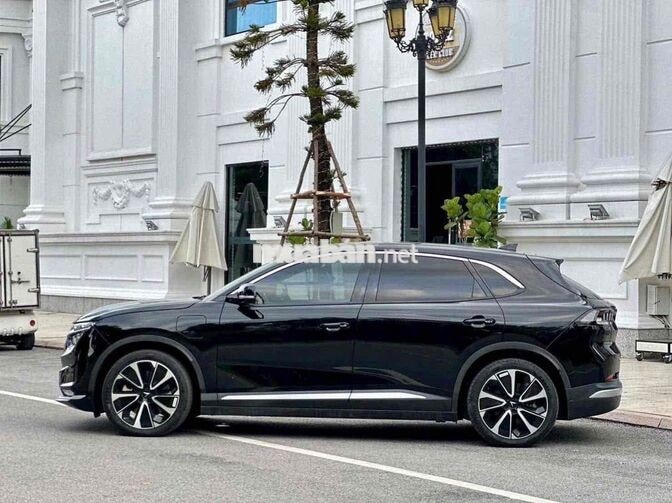 VinFast VF8 Plus 2026 Đen 9000 km