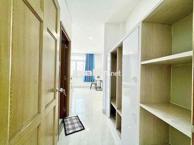 Studio cửa sổ trời full nội thất ngay gần nhà thờ Xóm Chiếu