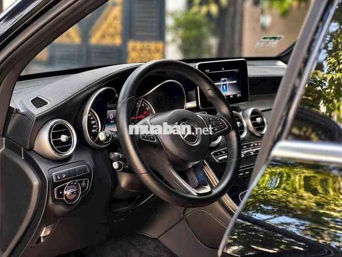 Mercedes GLC300 4Matic 2018 Đen - Nâu