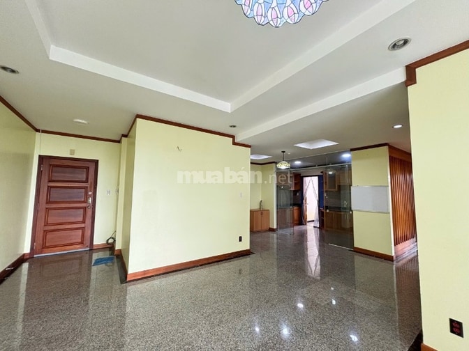 Cần cho thuê căn hộ 3PN tại chung cư Phú Hoàng Anh, Nhà Bè (sát Q7)
