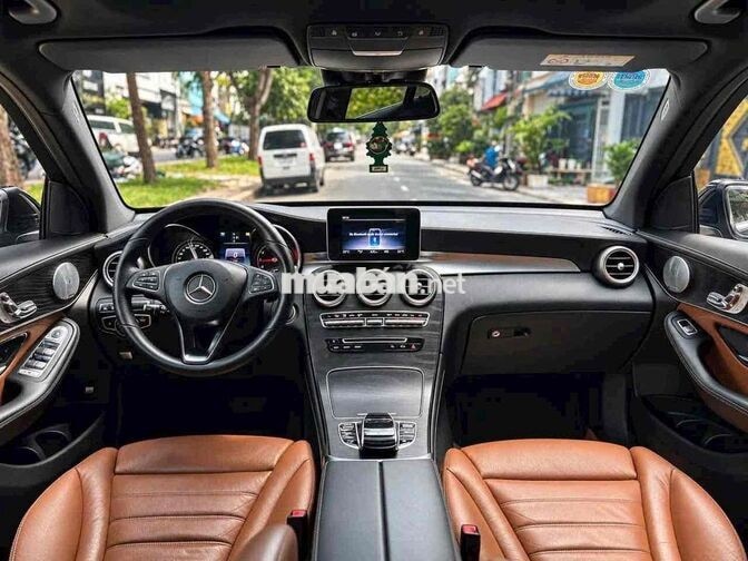 Mercedes GLC300 4Matic 2018 Đen - Nâu