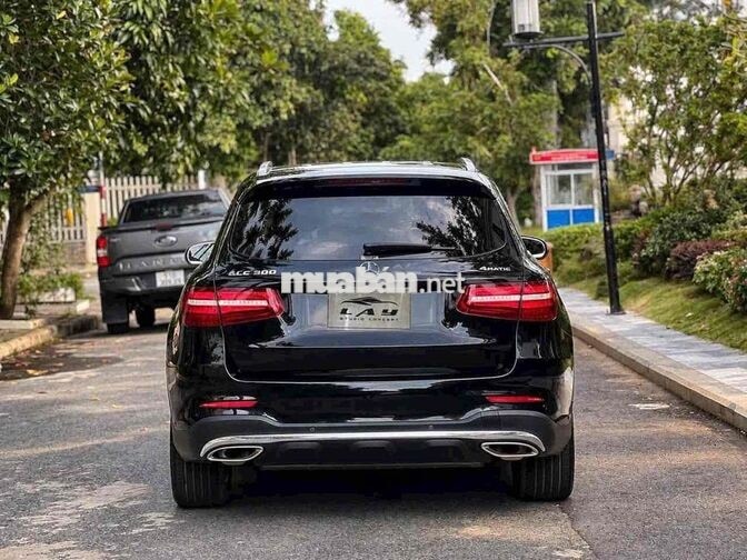 Mercedes GLC300 4Matic 2018 Đen - Nâu