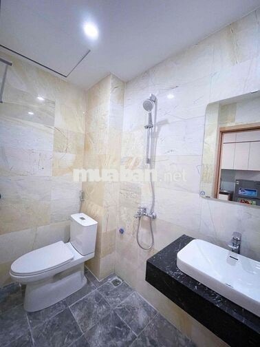 CHO THUÊ CĂN HỘ KHÉP KÍN ĐẦU T10 nhận phòng trống 2 phòng. 175 Lạc Lon