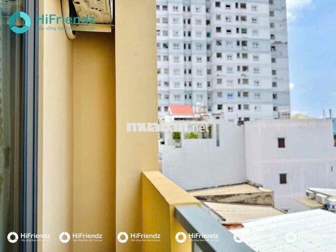 trống studio, tách bếp, bancol - ngay Lạc Long Quân q11