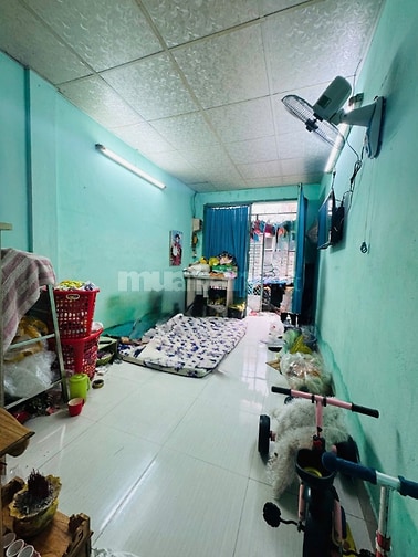 NHÀ CŨ TIỆN XÂY MỚI, PHẠM THẾ HIỂN, 2 TẦNG, 2.45X13.18, Q8, NHÌN 2 