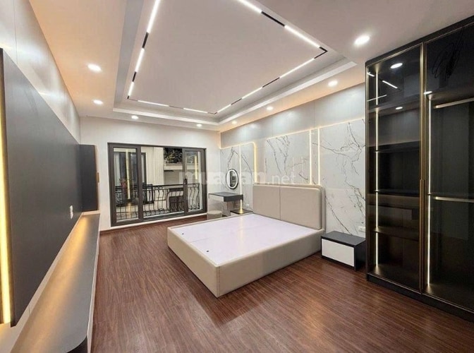 Bán nhà Phân Lô Nguyên Hồng 50m2x6t, tiện ở kinh doanh chỉ 24 tỷ