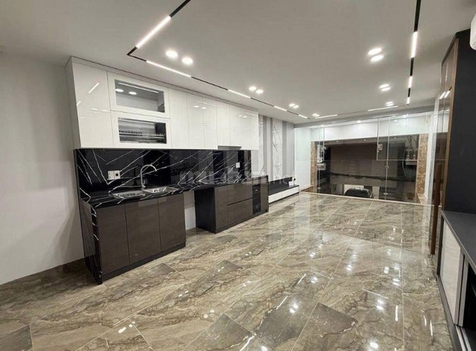 Bán nhà Phân Lô Nguyên Hồng 50m2x6t, tiện ở kinh doanh chỉ 24 tỷ