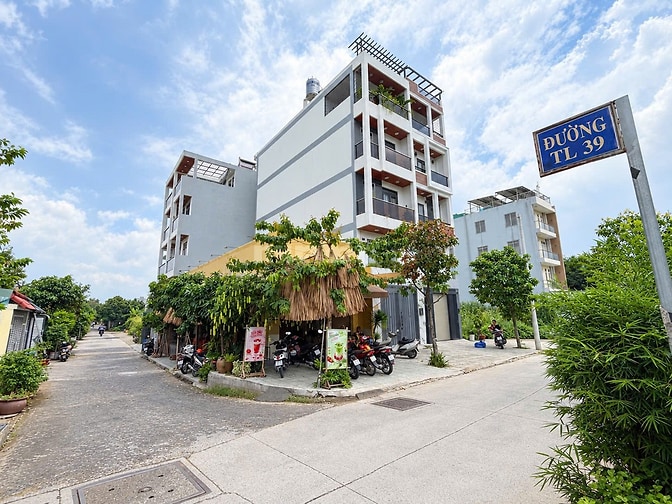 SIÊU PHẨM 5 TẦNG NGAY SÁT ĐƯỜNG TL 39, ĐƯỜNG XE HƠI THÔNG