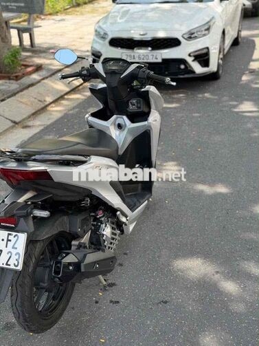 Honda Vario 125 mới 90% siêu đẹp
