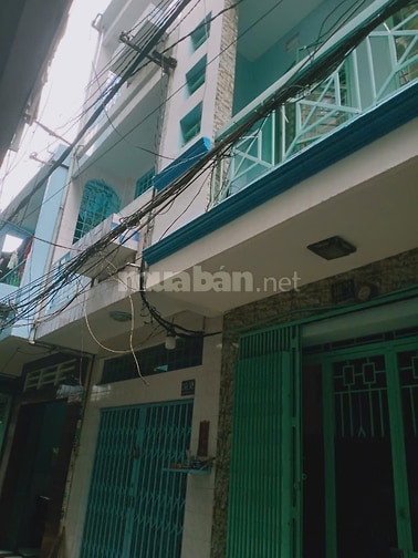 Nhà hẻm xe hơi Lạc Long Quân chỉ 4,2 còn thương lượng!