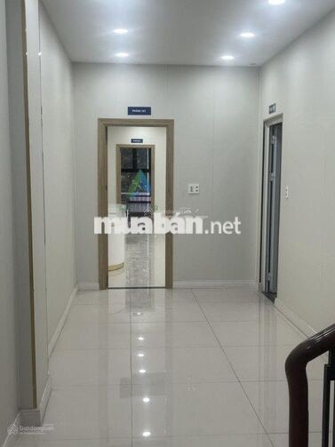 Cần cho thuê nhà 6 tầng đường Nguyễn Văn Linh, Hải Châu gần cầu Rông
