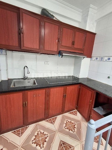 Cho hộ gia đình thuê nhà 4 tầng ngõ 426 Đường Láng