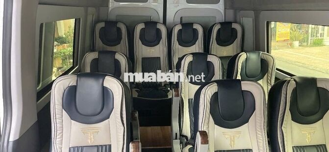Hyundai Solati 16 chỗ Trắng