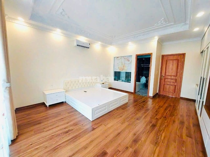 Bán nhà 5 tầng phố Nguyễn Chí Thanh, 72m2, xây đẹp, ô tô đỗ cửa.
