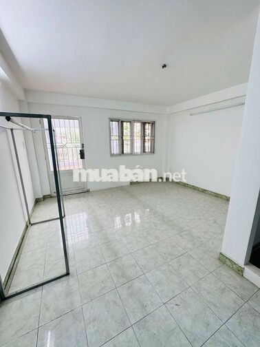 Cho thuê nhà khu Phan Xích Long, Phú Nhuận, ngang 4m dài 16m, 3 Lầu