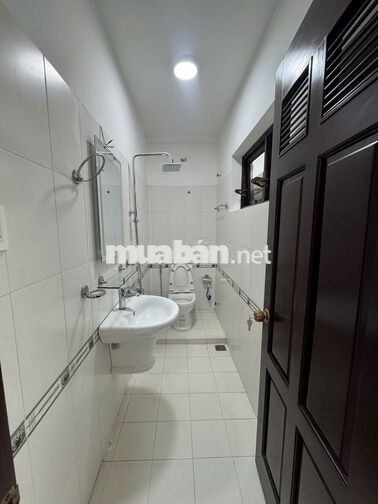 Cần nhượng phòng gấp (gần ĐH Văn Lang), hợp đồng đến hết tháng 3/2027