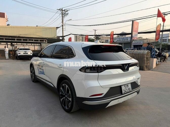 VinFast VF8 Plus 2025 Trắng Xe demo đẹp không lỗi