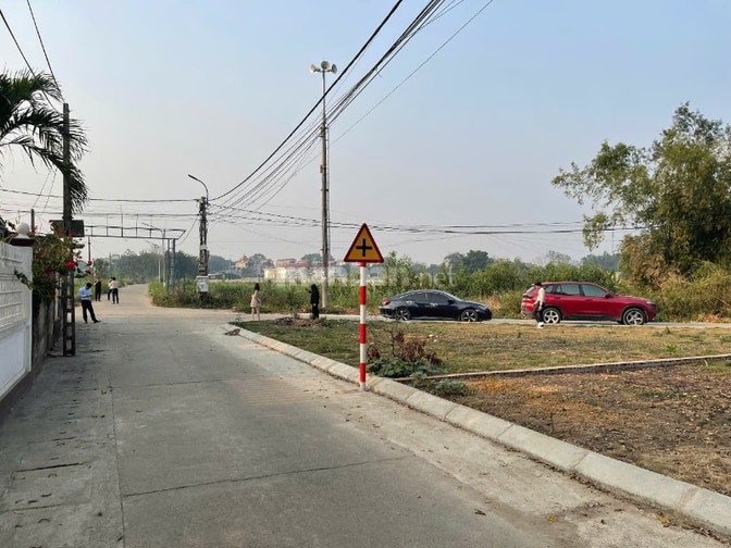 Bán Đất 140m2 có sẵn 110 m2 thổ cư giá 2.8 tỷ tại Xã Kim Sơn Thị xã Sơ
