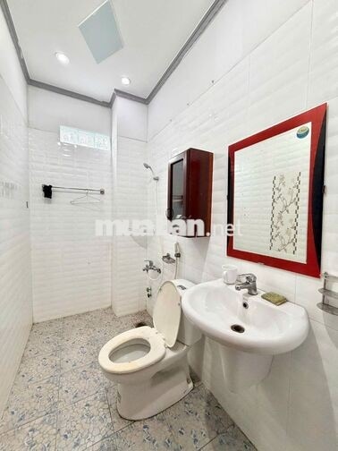 Nhà trệt 2 lầu 4PN đường Lê Chân KDC 91 chỉ 12 triệu