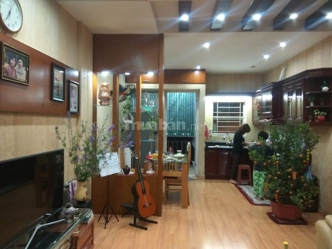 Bán căn hộ cc khu đô thị việt hưng, long biên
