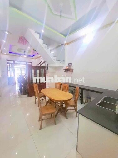 cho thuê nguyên căn 1trệt 1lầu full nội thất cơ bản