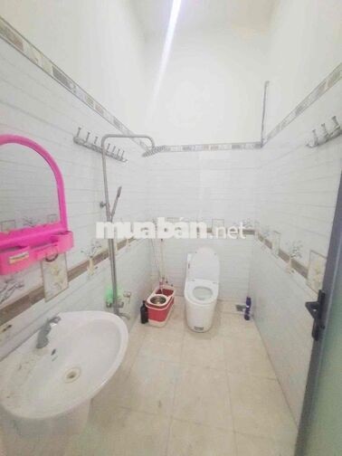 cho thuê nguyên căn 1trệt 1lầu full nội thất cơ bản