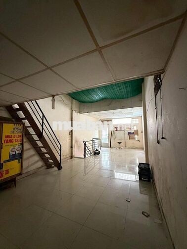 Cho thuê nhà mặt tiền Chợ Lạc Quang, ngay Công ty May Phương Đông 11tr