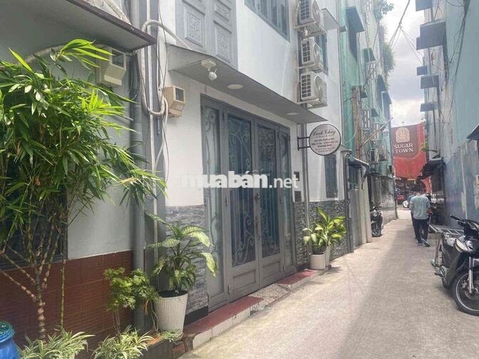 Bán nhà trung tâm Phú Nhuận, giáp Quận 1 & Quận 3