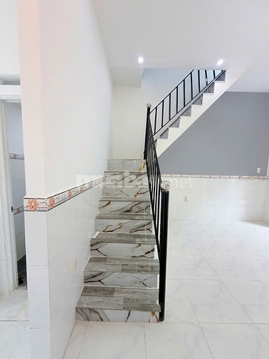 chính chủ bán lỗ căn nhà Hóc Môn 440tr, sổ hồng riêng, gần Bà Điểm