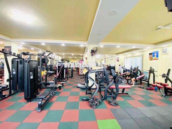 BÁN HOẶC CHO THUÊ TOÀ NHÀ ĐẸP NGÃ TƯ GA Q12