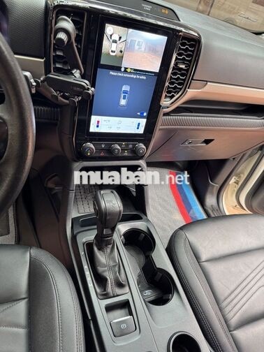 Ford Everest Ambiente 2022 2.0 Turbo 4x2 AT Trắng
