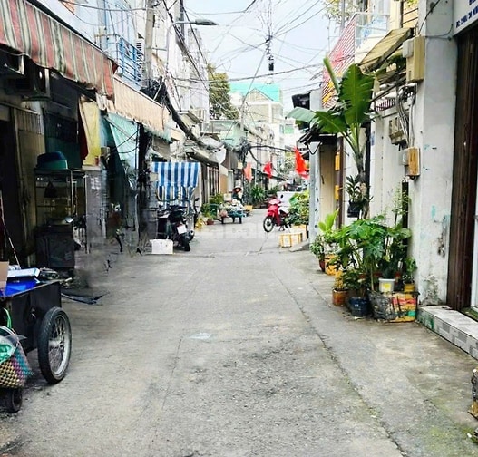Căn góc nở hậu hẻm thông Dương Bá Trạc (P2Q8 cũ) P. Chánh Hưng mới. Gi