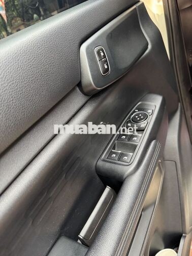 Ford Everest Ambiente 2022 2.0 Turbo 4x2 AT Trắng