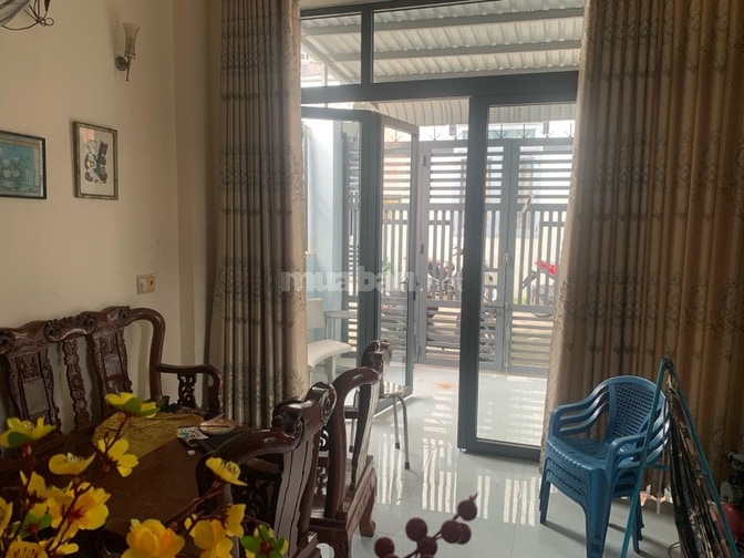 NHÀ ĐẸP NGANG KHỦNG 9.2M,NỞ HẬU Ở NGAY TRUNG TÂM DĨ AN