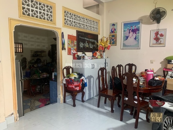 NHÀ ĐẸP NGANG KHỦNG 9.2M,NỞ HẬU Ở NGAY TRUNG TÂM DĨ AN