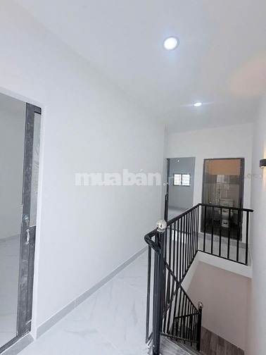 chính chủ bán lỗ căn nhà Hóc Môn 440tr, sổ hồng riêng, gần Bà Điểm